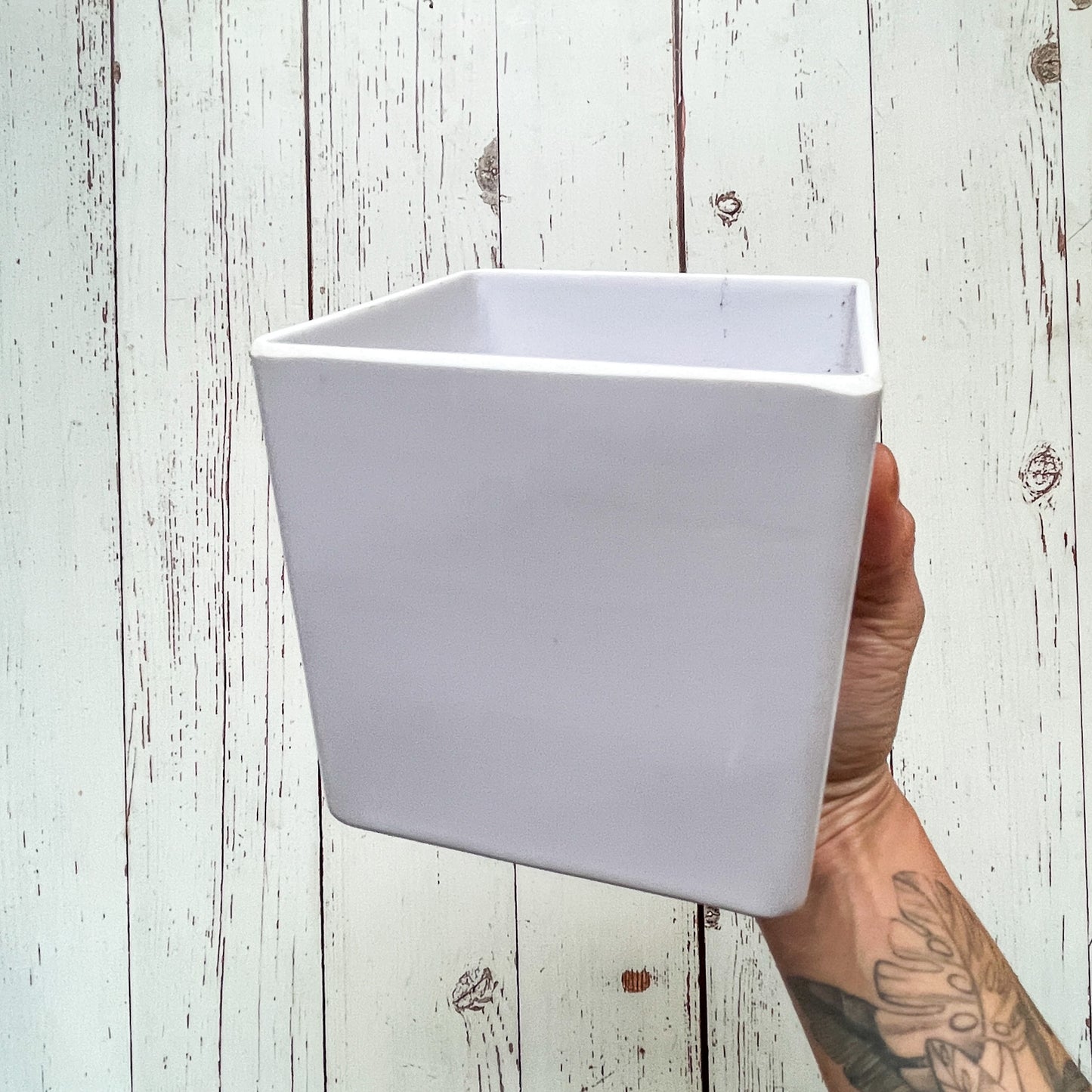 ¡Liquidación de Portamacetas - 50% de Descuento!