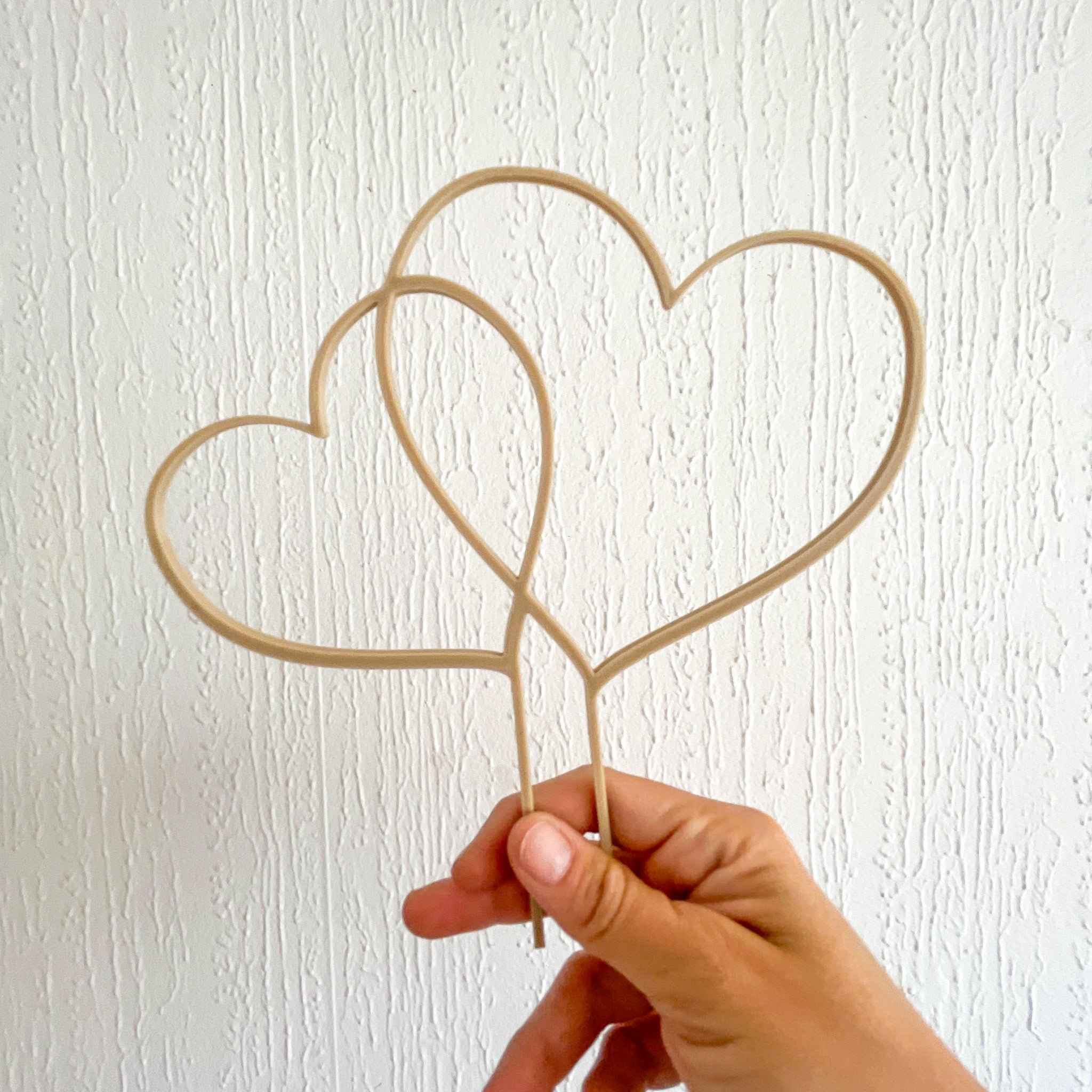 Tutor Corazón Doble - Dale soporte y estilo a tus plantas.